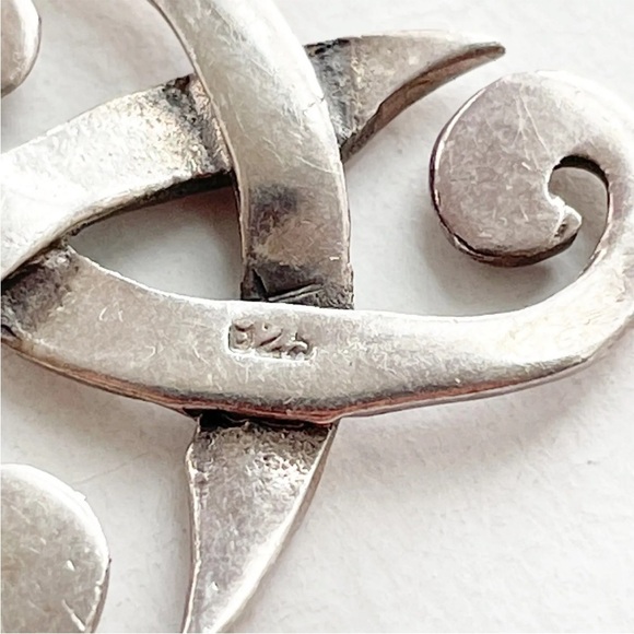 Celtic sterling silver Triskele pendant necklace Earth Sky Sea symbol Triqueta - Picture 6 of 10